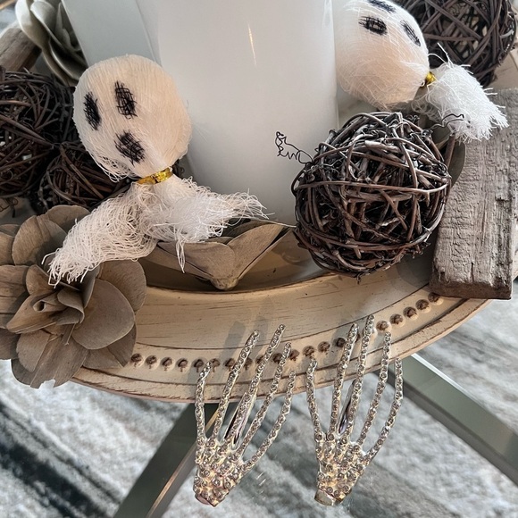 Skeleton Hand Rhinestone Hair Clips - Picture 9 of 9